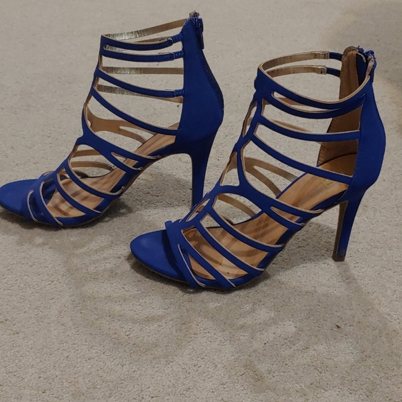 Heels - Picture 3 of 4